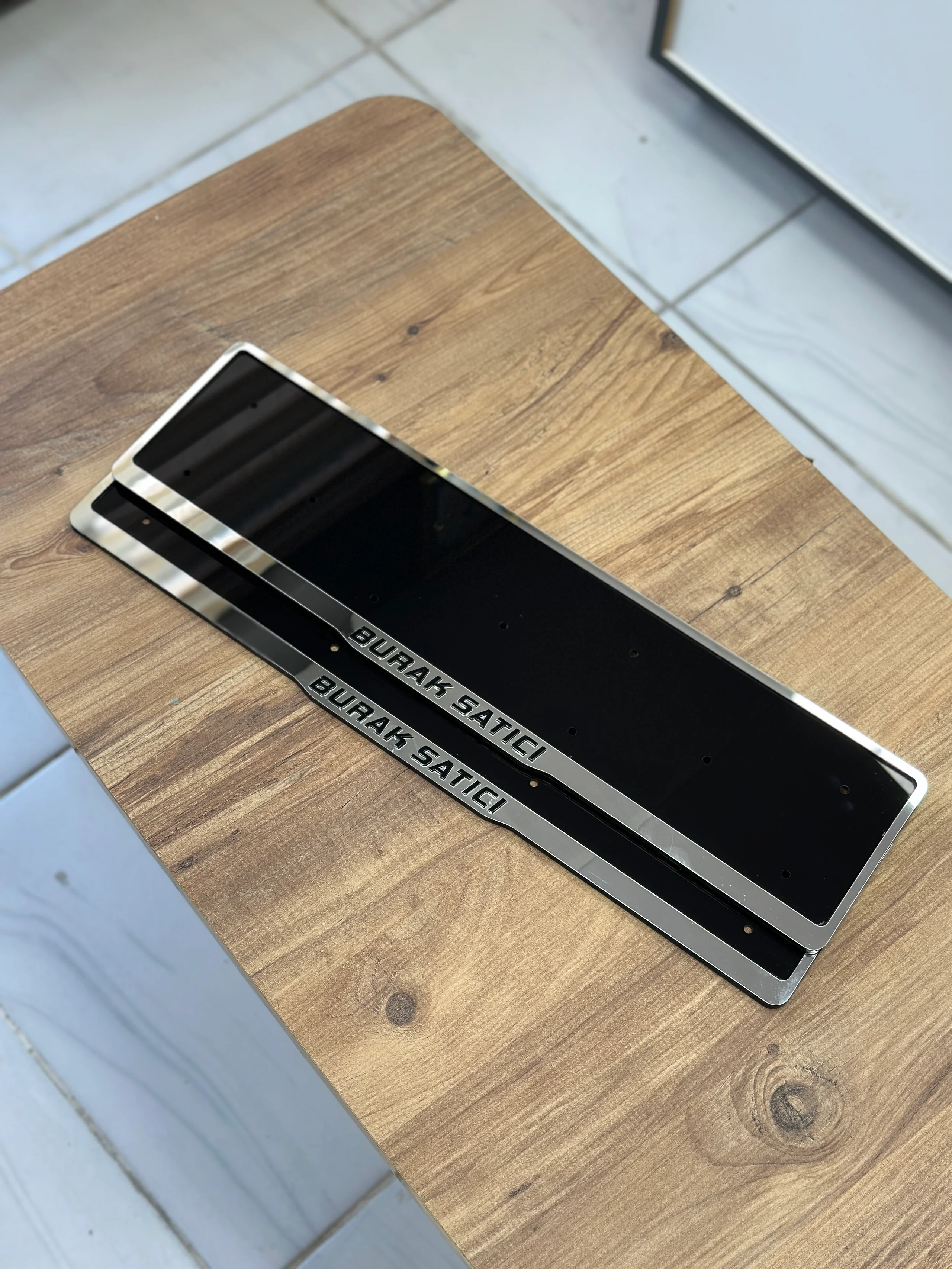 Gümüş Çerçeveli Full Pleksi Plakalık (Çift)