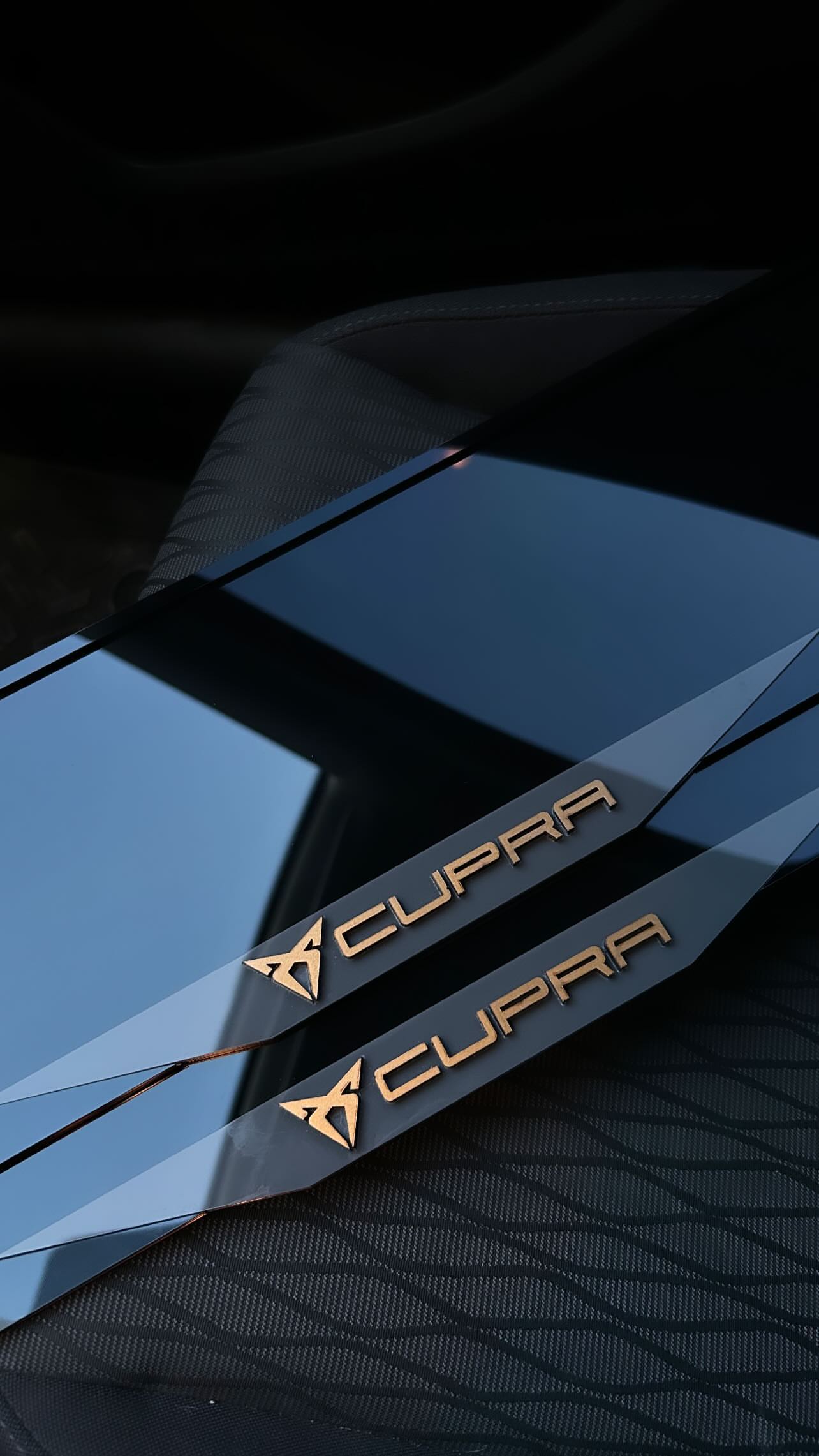 FULL PLEKSİ CUPRA PLAKALIK